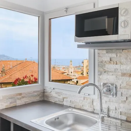 Matty's - Center - Sea View - Free Parking - Strategic Area Apartment