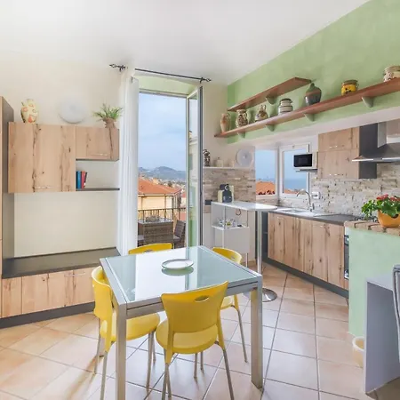 Apartment Matty's - Center - Sea View - Free Parking - Strategic Area Sanremo