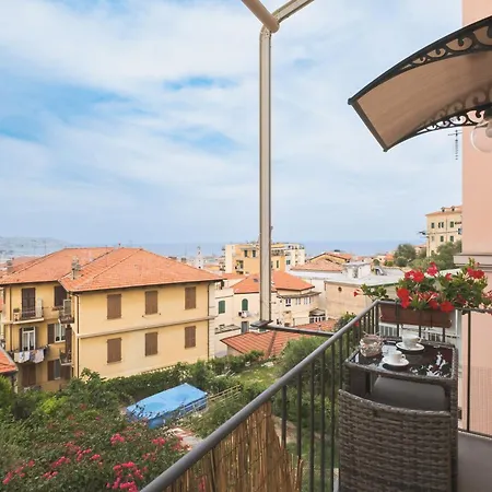 Matty's - Center - Sea View - Free Parking - Strategic Area Apartment *