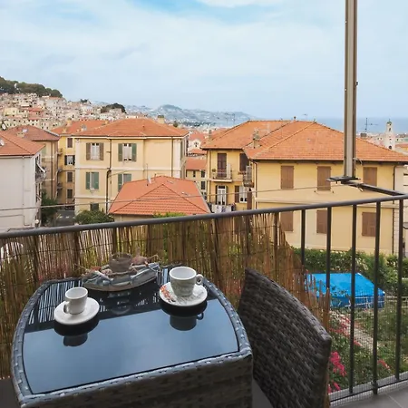 Matty's - Center - Sea View - Free Parking - Strategic Area Apartment Sanremo